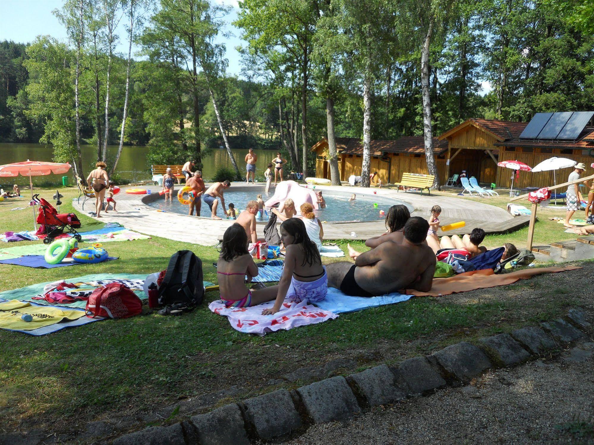Theater- Und Feriendorf Koenigsleitn Gmbh Litschau Esterno foto